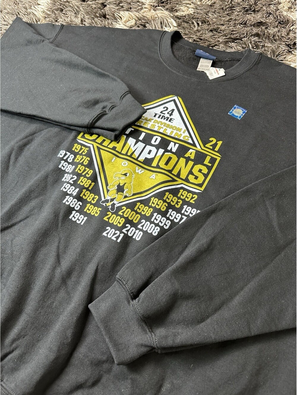 NWT Blue 84 Iowa Wrestling 24x National Champions Black Sweatshirt 2XL